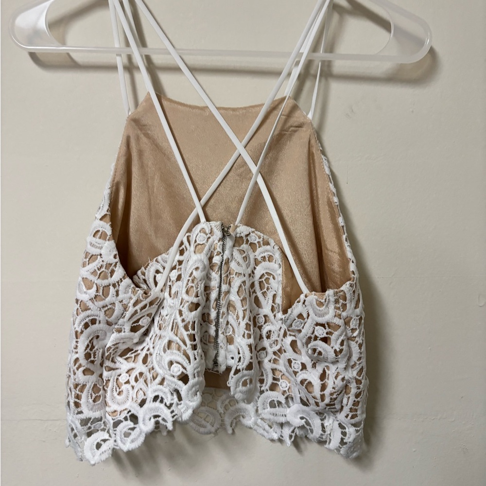 DO+BE Cream and White Lace Shorts and Top set - Picture 4 of 13